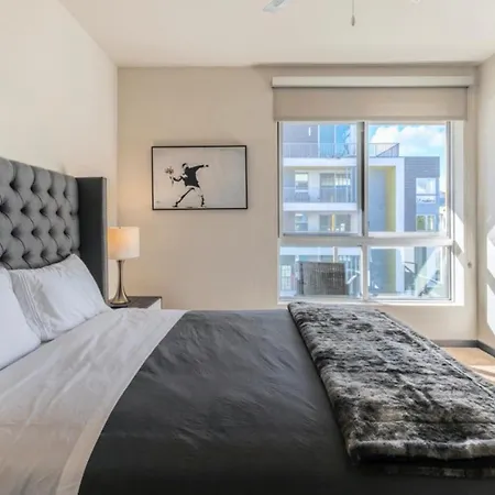 New Weho Luxury Apartment